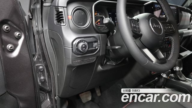 Jeep Wrangler 2025 — photo 19