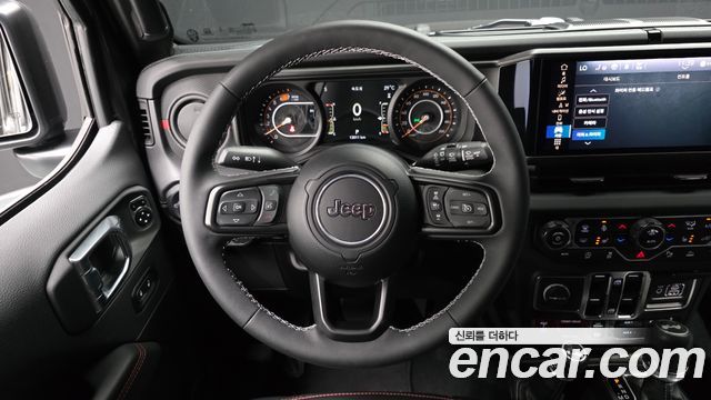 Jeep Wrangler 2025 — photo 20