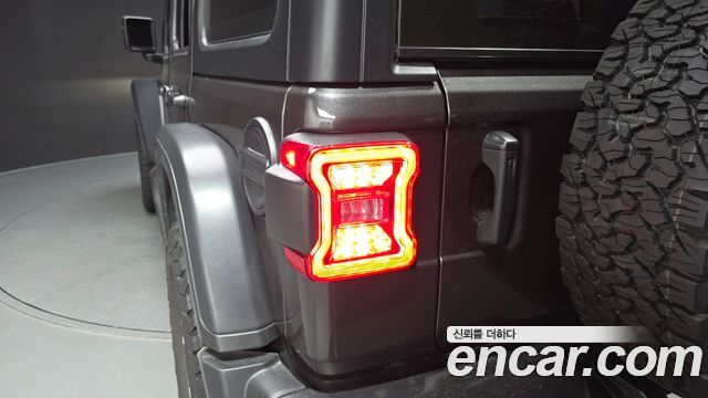 Jeep Wrangler 2025 — photo 9