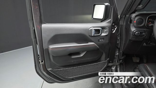 Jeep Wrangler 2025 — photo 14