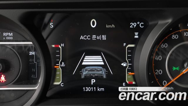 Jeep Wrangler 2025 — photo 27