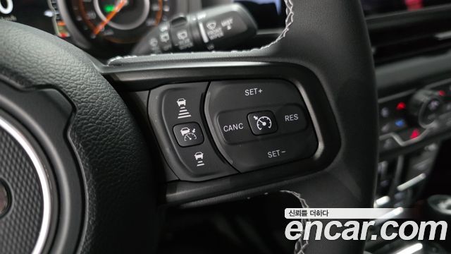 Jeep Wrangler 2025 — photo 30