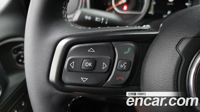 Jeep Wrangler 2025 — photo 32