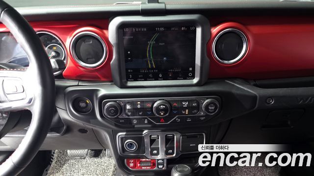 Jeep Wrangler 2022 — photo 17