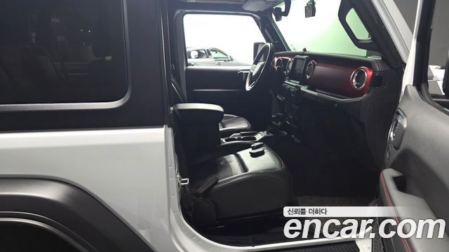 Jeep Wrangler 2022 — photo 22