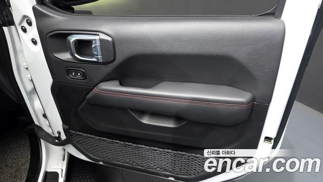 Jeep Wrangler 2022 — photo 14