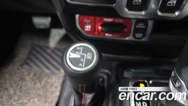 Jeep Wrangler 2022 — photo 30