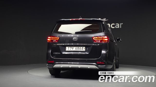 Kia Canival 2019 — photo 4