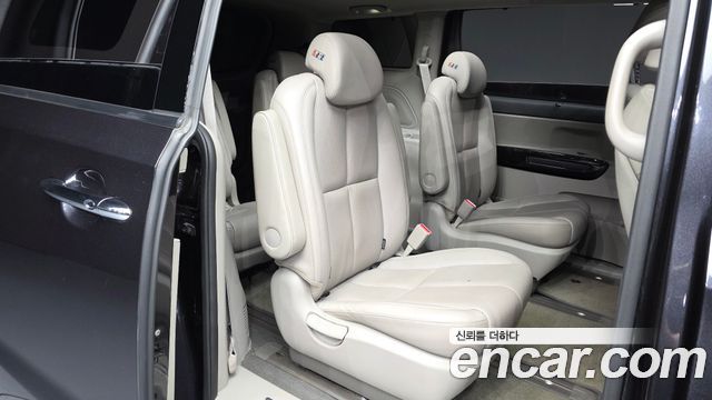 Kia Canival 2019 — photo 18