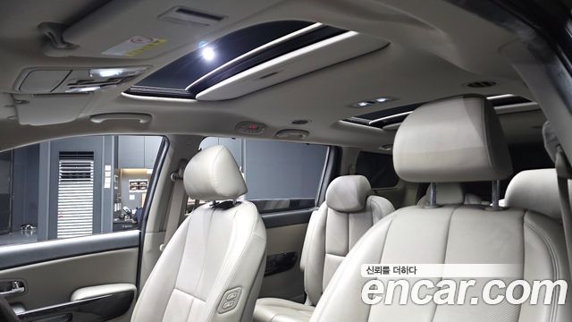 Kia Canival 2019 — photo 24
