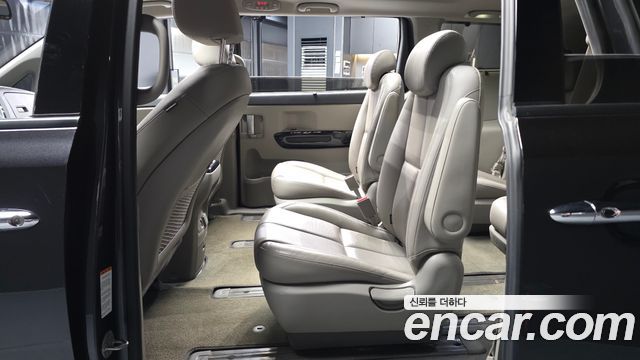 Kia Canival 2019 — photo 16