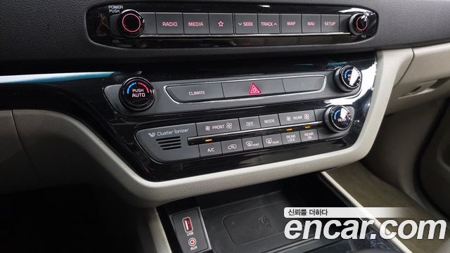 Kia Canival 2019 — photo 31