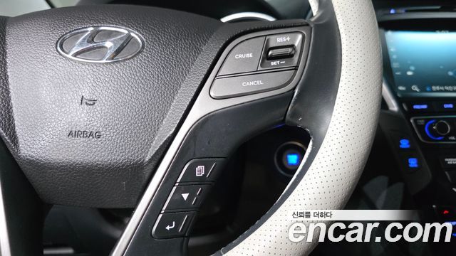 Hyundai Santafe 2018 — photo 16