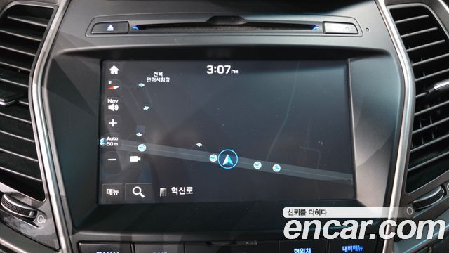 Hyundai Santafe 2018 — photo 29