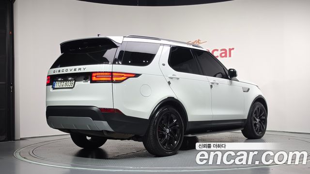 Land Rover Discovery 2018 — photo 2