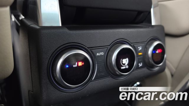 Land Rover Discovery 2018 — photo 25