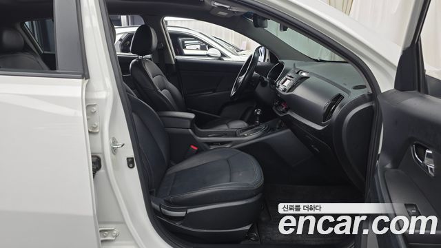 Kia Sportage 2012 — photo 11