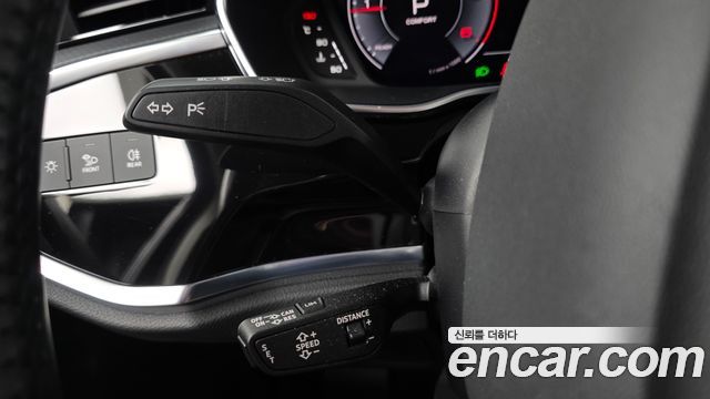 Audi Q3 2020 — photo 24