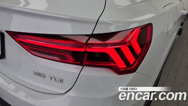 Audi Q3 2020 — photo 9
