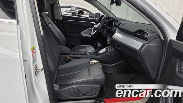 Audi Q3 2020 — photo 16
