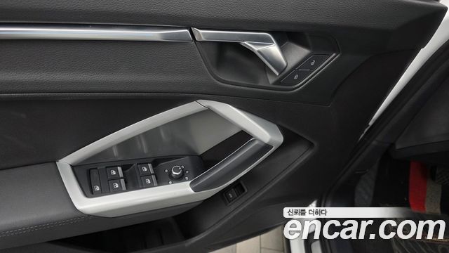 Audi Q3 2020 — photo 27