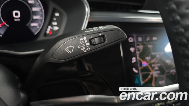 Audi Q3 2020 — photo 28