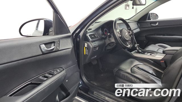 Kia K5 2016 — photo 13