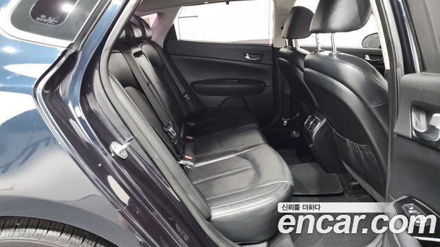 Kia K5 2016 — photo 17