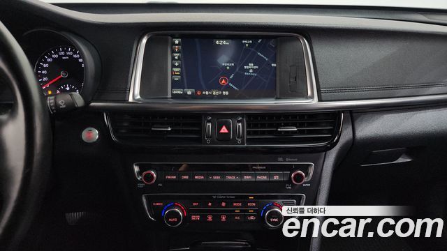 Kia K5 2016 — photo 18