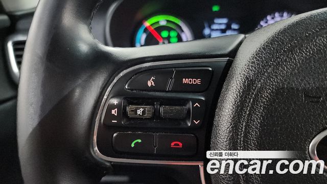 Kia K5 2016 — photo 23