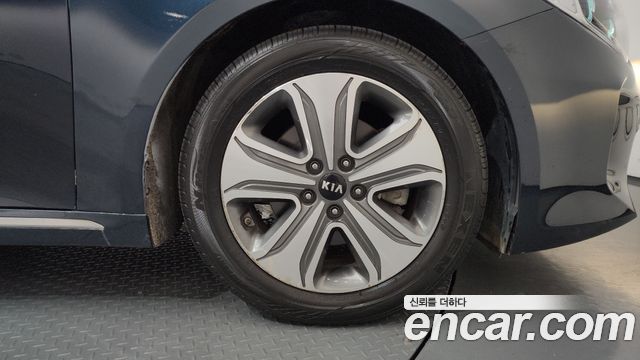 Kia K5 2016 — photo 7