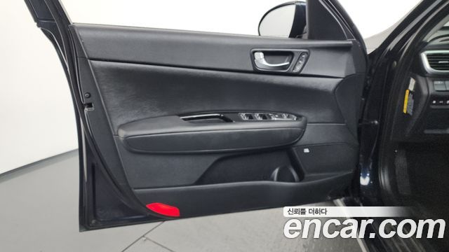 Kia K5 2016 — photo 14