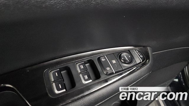 Kia K5 2016 — photo 27