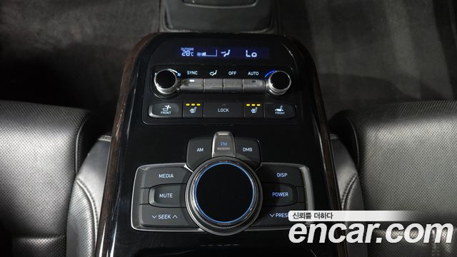 Genesis EQ900 2016 — photo 19