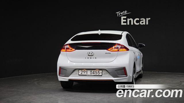 Hyundai Ioniq 2017 — photo 4
