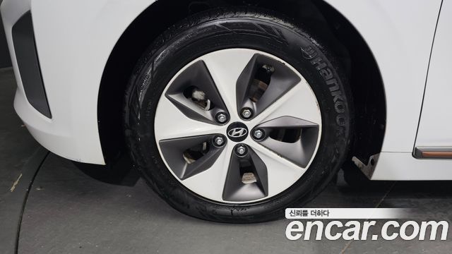Hyundai Ioniq 2017 — photo 5