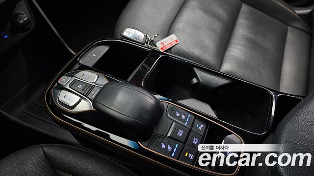 Hyundai Ioniq 2017 — photo 9