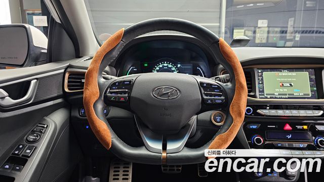 Hyundai Ioniq 2017 — photo 13
