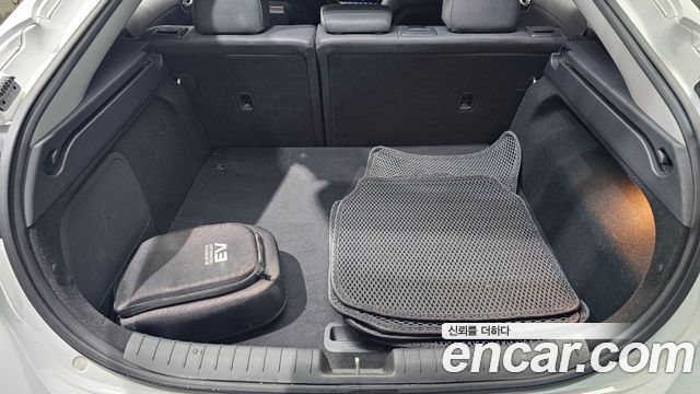 Hyundai Ioniq 2017 — photo 16