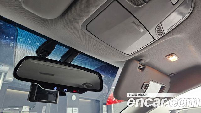 Hyundai Ioniq 2017 — photo 18