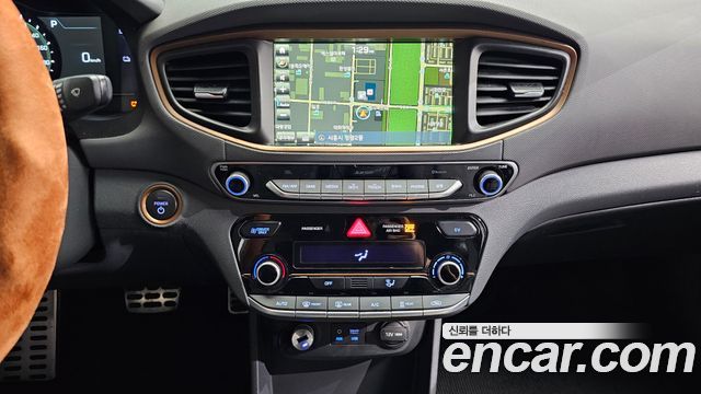 Hyundai Ioniq 2017 — photo 20