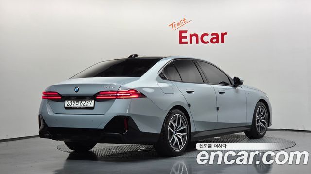 BMW 5-Series 2025 — photo 2
