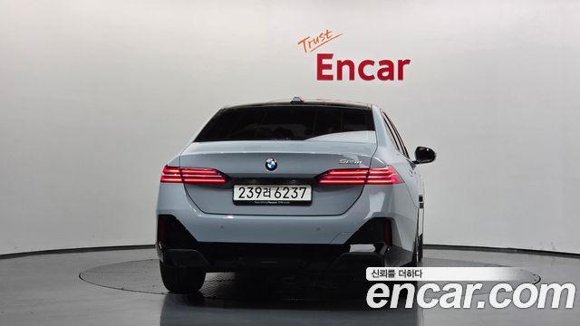 BMW 5-Series 2025 — photo 4