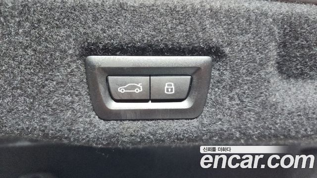 BMW 5-Series 2025 — photo 24