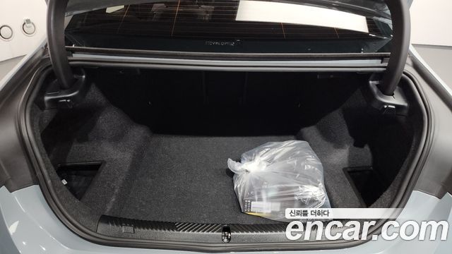 BMW 5-Series 2025 — photo 25