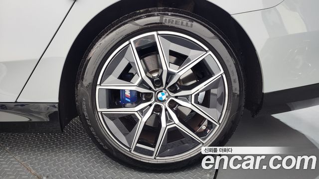 BMW 5-Series 2025 — photo 7