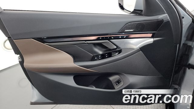 BMW 5-Series 2025 — photo 14