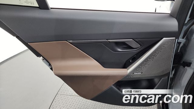 BMW 5-Series 2025 — photo 15