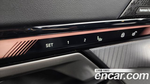 BMW 5-Series 2025 — photo 34