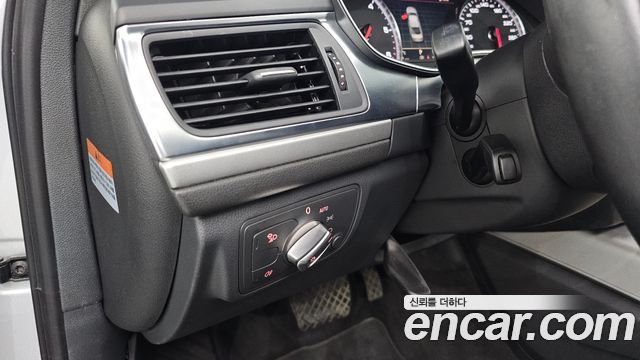 Audi A6 2012 — photo 18
